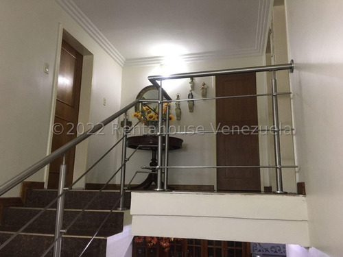 Imagen 8 de 30 de Casa En Venta En La Rosaleda Este De Barquisimeto Lara 0-4-2-4-5-9-3-7-5-4-2 Código Mls Rent-a-house: 22-20967, Cuenta Con 3 Habitaciones, 3 Baños, 156 Mts2, Conjunto Privado