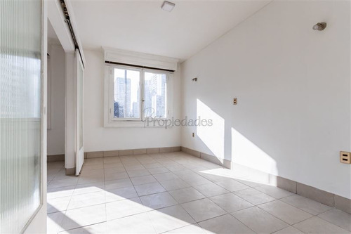Imagen 4 de 19 de Oficina En Venta En Santiago De 4 Espacios Amplios