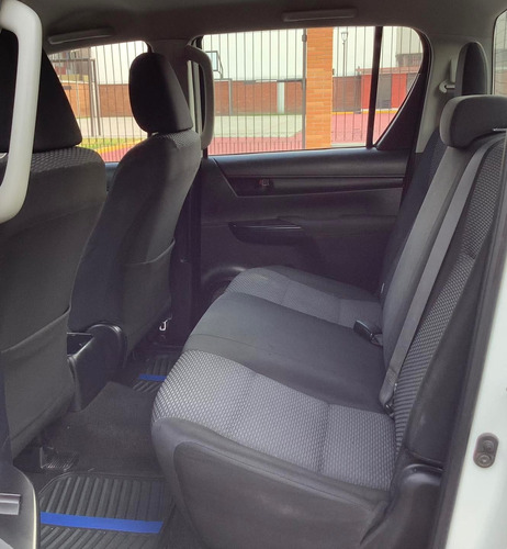 Toyota Hilux 2.7 Cabina Doble Base Mt