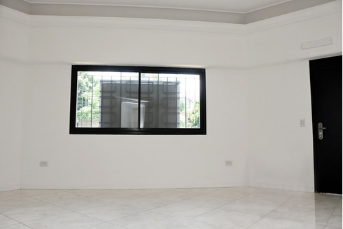 Casa 3 Amb Reciclada Con Terraza Y Quincho-permuta