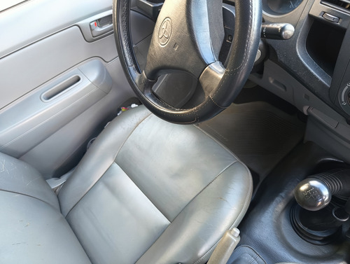 Toyota Hilux 2.5 Cab. Simples 4x4 2p