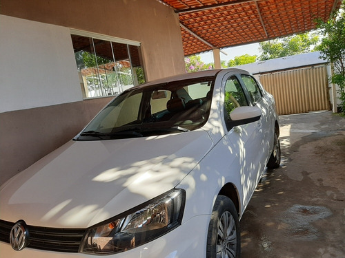 Volkswagen Voyage 2017 1.0 Trendline Total Flex 4p 75 Hp