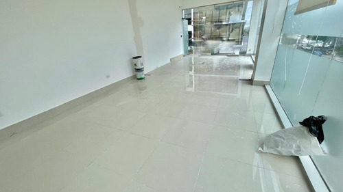Local Comercial En Alquiler En Bella Vista