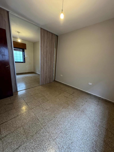 Casa De 4 Dormitorios 3 Baños En Barrio Centenario