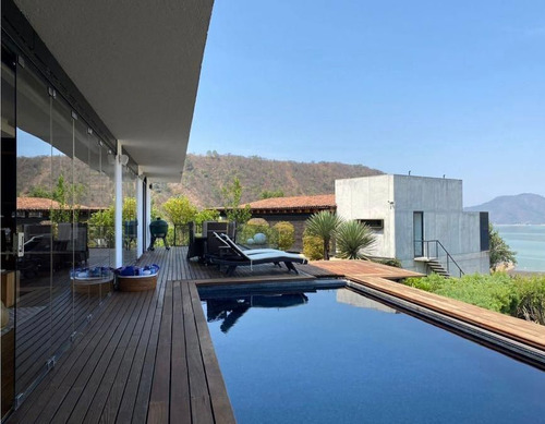 Casa En Renta En Valle De Bravo, Con Vista Al Lago