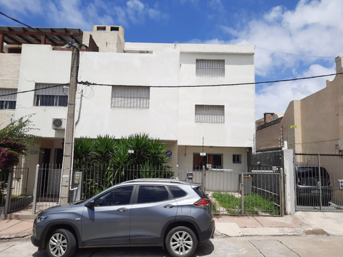 Dueño Vende Casa En Buceo Exelente Estado 10 Años Antiguedad (no Inmobiliaria)