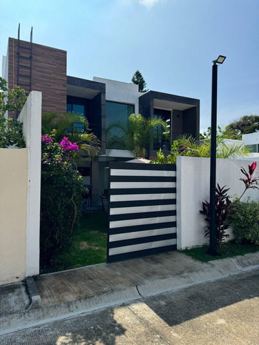 Casa En Venta, Jiutepec Morelos, 4 Recamaras