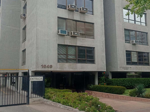 Oficina En Elidoro Yáñez Con Antonio Varas