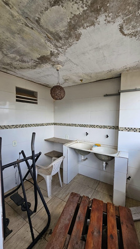 Prédio Com Três Apartamentos Por R$650.000,00