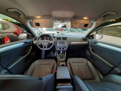 Imagem 4 de 9 de Volkswagen Jetta 2.0 Comfortline Flex 4p Tiptronic