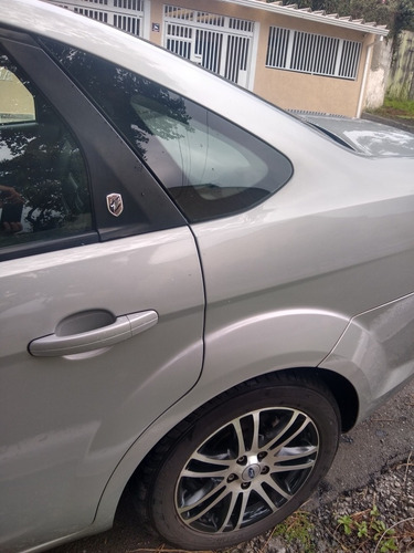 Ford Focus 2.0 Ghia 5p 2009
