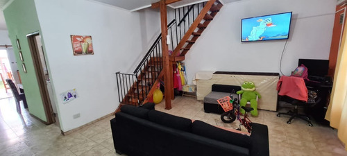 Imagen 2 de 10 de Dos Duplex En Bloque En Venta, Oportunidad!