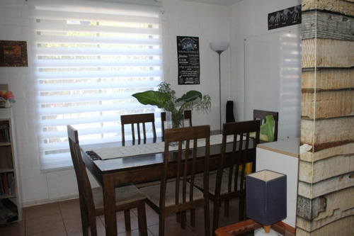 Imagen 3 de 5 de Se Vende Casa, 3 Dorm + 2 Baño, Condominio Camino El Bosque