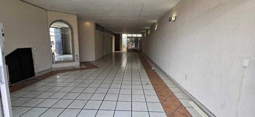 Local Con Oficinas En Centro De Tonalá