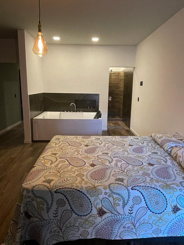 Chalé 4 Dorm 4 Baños, 1700m2 Terreno 620m2 Constr. Ambiente Grandes, Gran Piscina, 2 Deptos Independientes De 2 Dorm Para Renta.