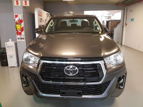 Toyota Hilux Sr 4x2 M/t Abril 2021