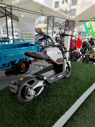 Imagen 4 de 16 de Moto Electrica Sunra Miku Max Bateria Litio