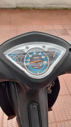 Modelo 2022, Único Dueño. Papeles Al Día, 9400 Km, Con Baul