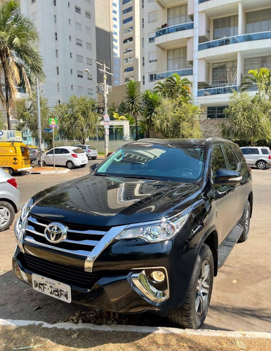 Imagem 1 de 9 de Toyota Sw4 2017 2.7 Sr 7l 4x2 Flex Aut. 5p