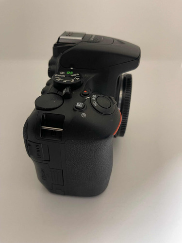 Camara Nikon D5500 Cuerpo Mas Accesorios (Usado)