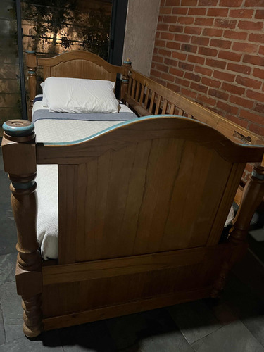 Juego De Cama, Placard Y Cómoda De Madera (incluye Colchón)