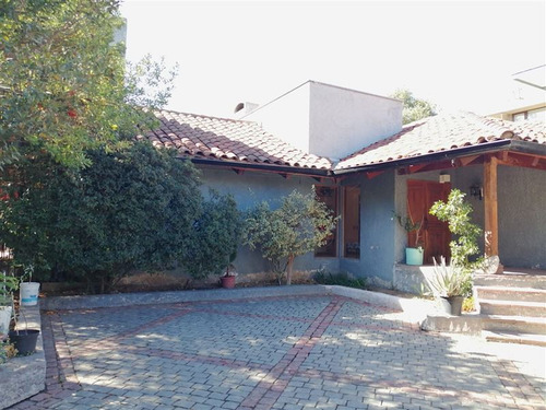 Casa En Venta De 5 Dorm. En Lo Barnechea