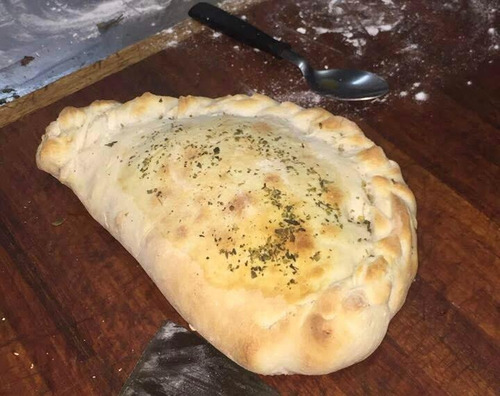 Imagen 6 de 10 de Servicio De Pizzas, Calzones Y Chivitos A La Parrilla