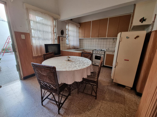 Venta/permuta - Casa Al Frente - 3 Dormitorios - España Y Hospitales, Rosario