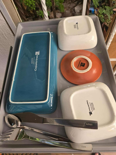 Vajilla Con Caja De 4 Charolas De Copa Airline Gris Airline (Usado)