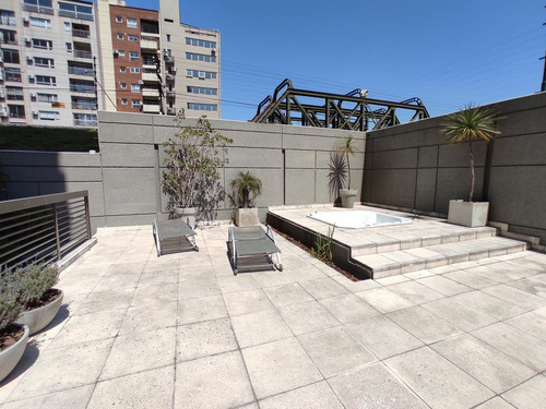 Imagen 12 de 27 de Hermoso Departamento De Categoria ,con Muy Lindas Vistas Al Rio Y A La Ciudad. Seguridad 24hs. Cochera Cub, Piscina, Gym, Laundry, Sum, Parrillas, Sauna, Jacuzzi, Cocheras Cortesía. Apto Profesional.