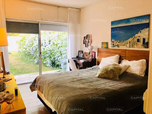 Casa De Cuatro Dormitorios Con Piscina En Barrio Privado.- Ref: 29000