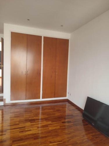 Imagen 14 de 23 de Alquilo Magnifico Ph Triple 240 M2 En Campo Alegre.