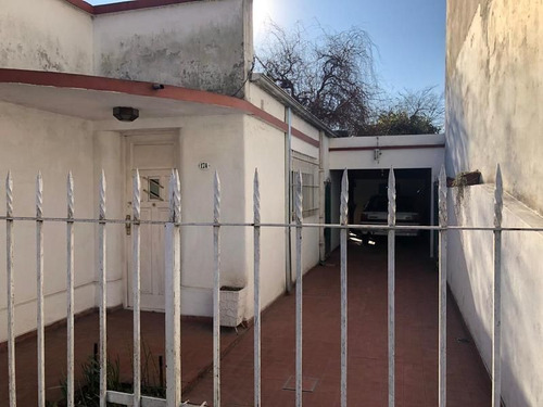 Imagen 2 de 8 de Casa En Venta De 3 Ambientes Con 3 Cocheras - Ezeiza