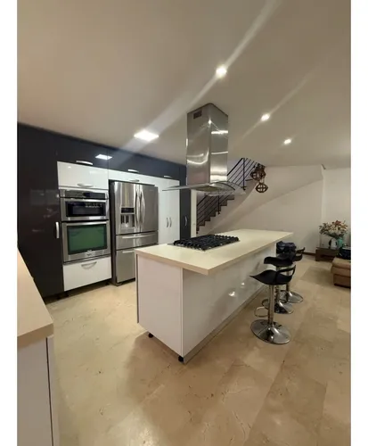 Casa Envigado Con Piscina Privada- 3alcobas-estudio- Área Total 397mt2