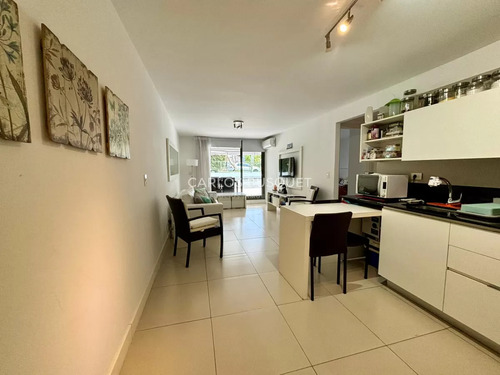 Apartamento En Venta De 2 Dormitorios En Edificio Unique, Pedragosa Sierra