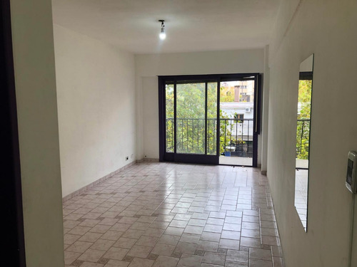  Av. Juan B Justo 7134, Piso 3, Caba/ Alquiler Departamento 1 Ambiente/ Balcón A La Calle / $ 220.000