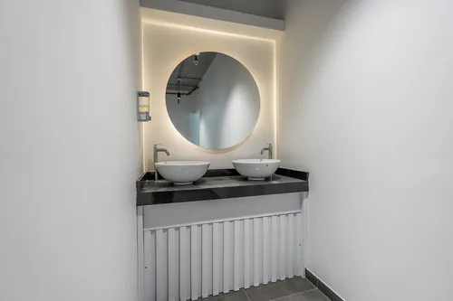 Oficina En Arriendo/venta En Chico Norte. Cod A1094081