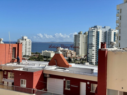 Imagen 6 de 26 de Vendo Apartamento De 1 Dormitorio Y Medio Reciclado En Playa Brava