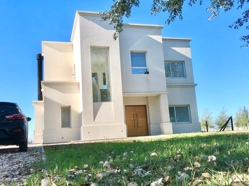 Casa  En Venta En Haras Del Sur Iii, La Plata, G.b.a. Zona Sur