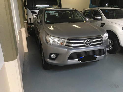 Toyota Hilux 2.8 Cd Srv 177cv 4x4 2018