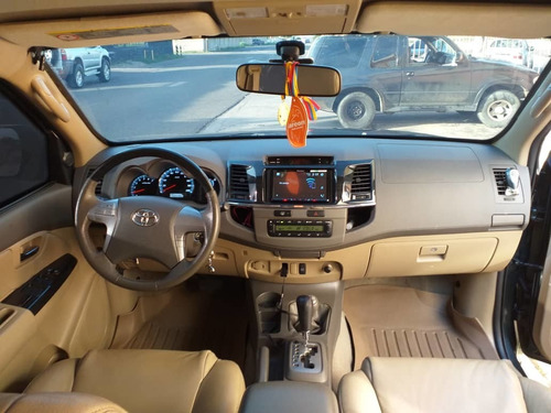 Imagen 8 de 14 de Toyota Fortuner 4x4