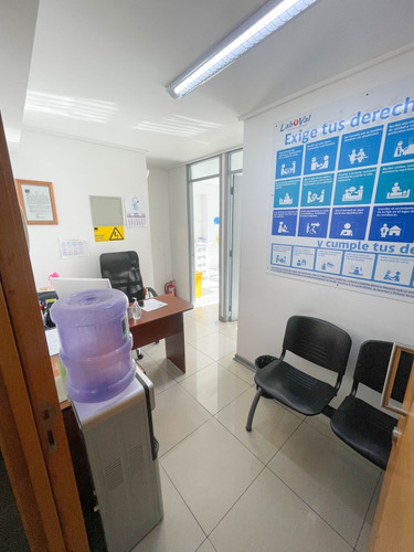 Impecable Oficina En Excelente Sector (2 Privados / 1 Baño)