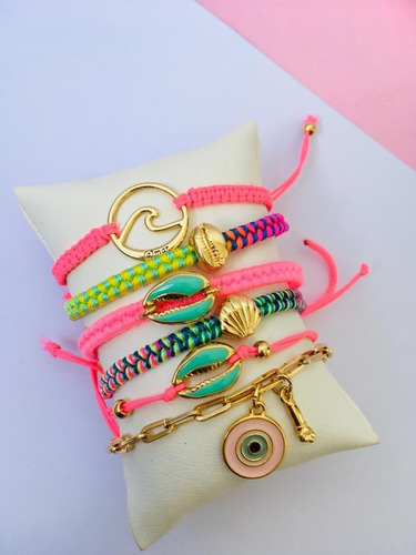 Imagem 1 de 4 de Mix Pulseiras Feminina Olho Grego