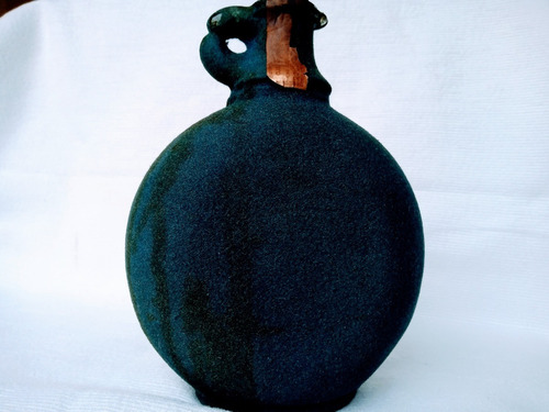 Antigua Botella Licor Capitán De Castilla. Forrada.-750cm3. (Usado)