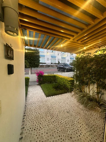 Casa En Tequesquitengo