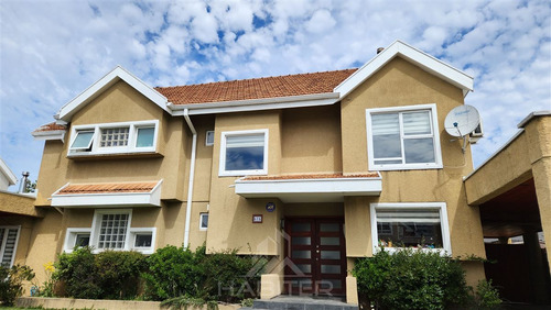 Casa En Venta De 4 Dorm. En Los Angeles