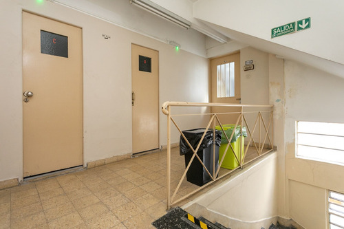 Imagen 27 de 30 de Venta Oficina En Monserrat Con Balcón Terraza.