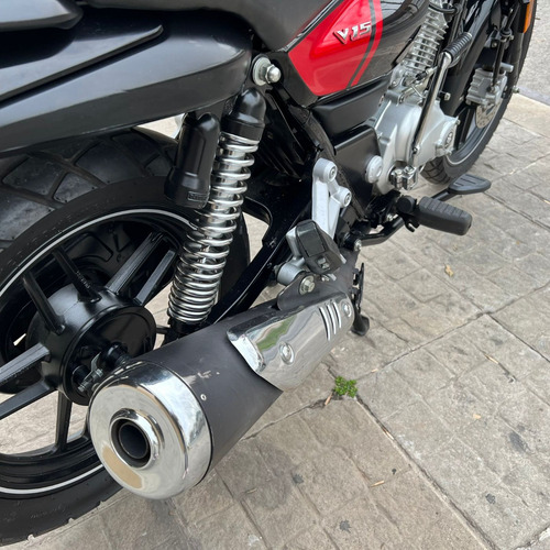 Bajaj V15