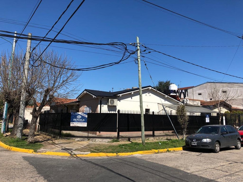 Excelente Lote Propio 4 Amb. 1 Baño Cochera Para 3 Vehículos