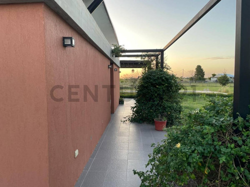 Casa De 2 Dormitorios En Alquiler Los Talas, Berisso